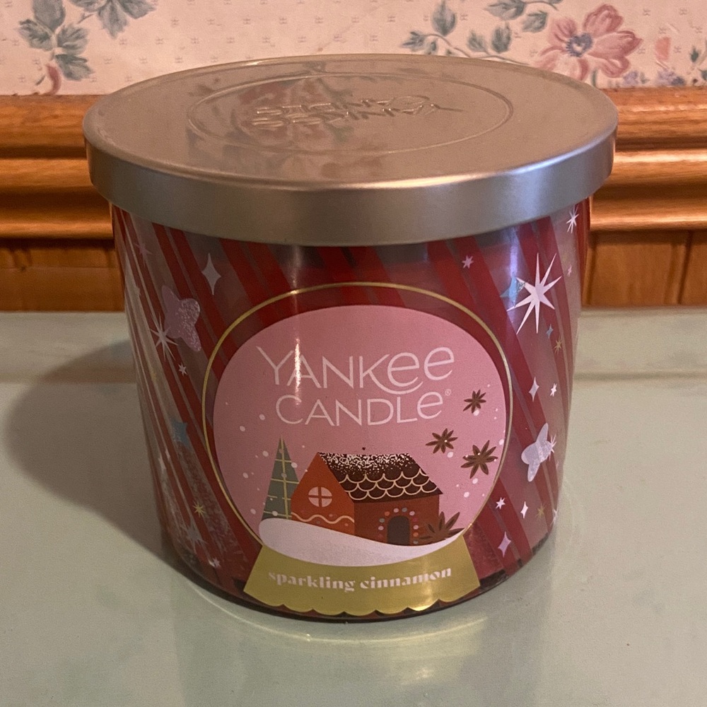 🧡 Yankee Candle ‘Sparkling Cinnamon’ candle